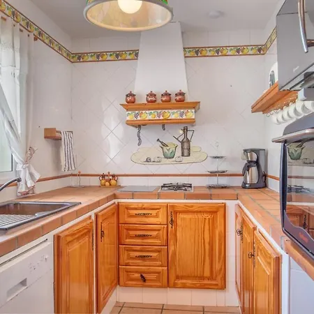 2 Independant Fully Equipped With Heated Pool And Jacuzzi *